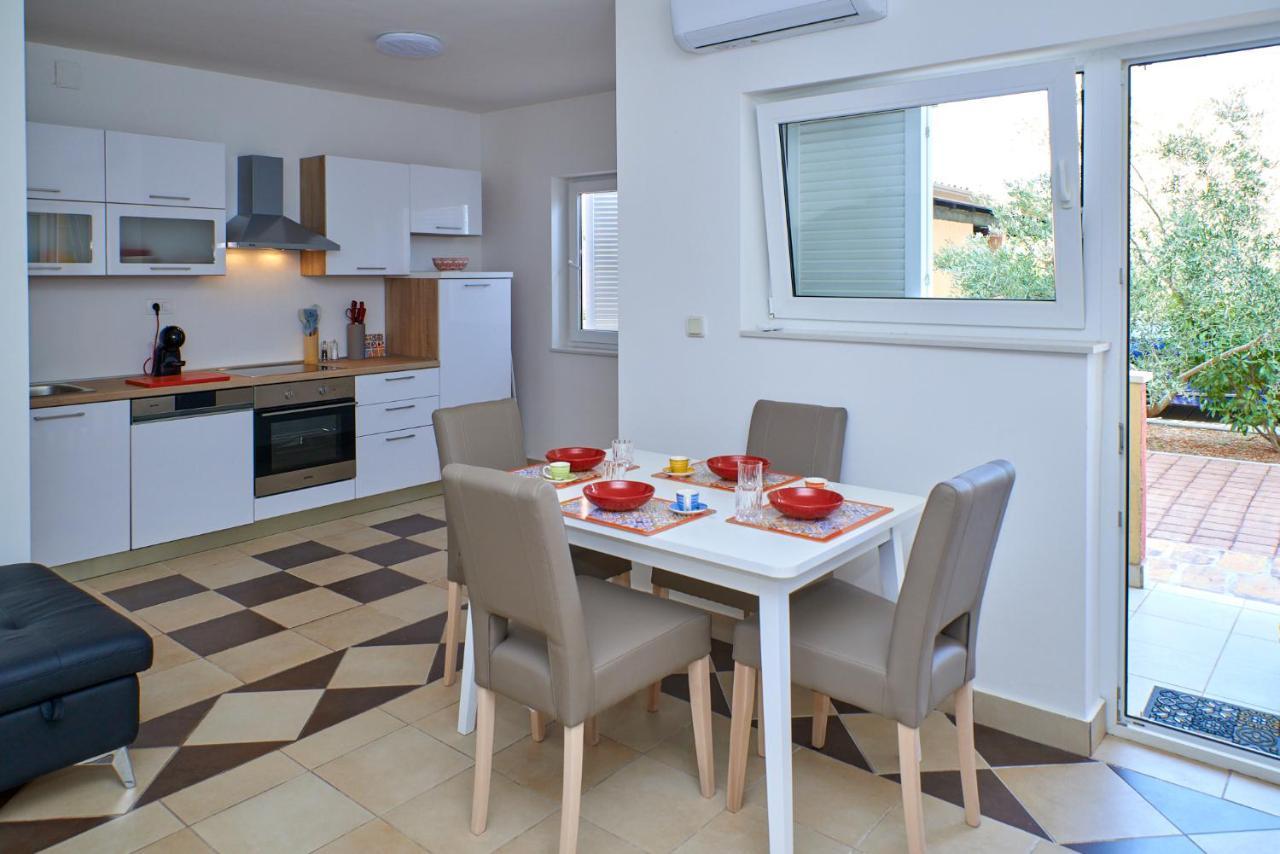 Cittanova Boutique Apartment Con Piscina Novigrad Istria Buitenkant foto